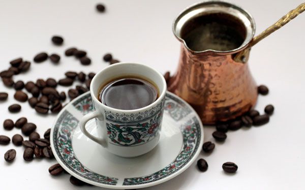 İyi bir Türk kahvesi pişirmek için püf noktaları Ofix Blog'da...
