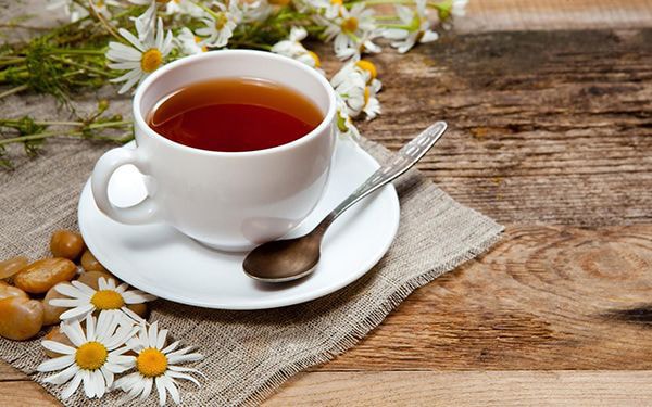 Papatya çayı, ses kısıklığına iyi gelen bitki çayları arasındadır.
