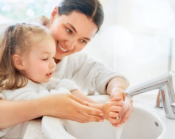 Çocuklarda el yıkama alışkanlığı hakkında faydalı bilgiler Ofix Blog'da...