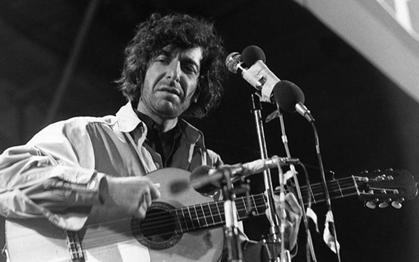 En güzel 10 Leonard Cohen şarkısı için öneriler Ofix Blog'da...