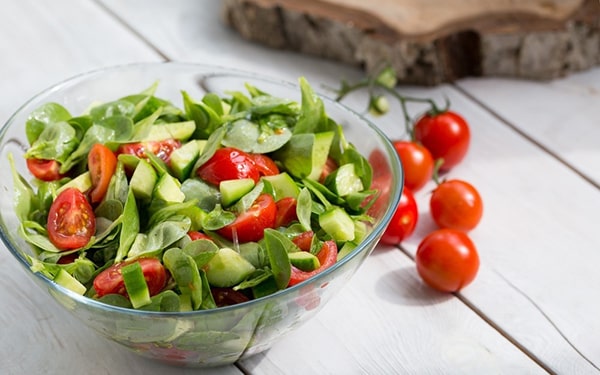 Semizotu, kalp sağlığına iyi gelen yeşil sebzeler arasındadır.
