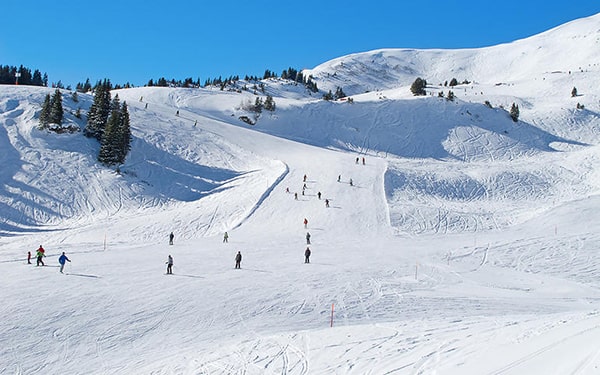 Türkiye'nin en iyi 10 kayak merkezi içinde yer alan Davraz hakkında faydalı bilgiler Ofix Blog'da...