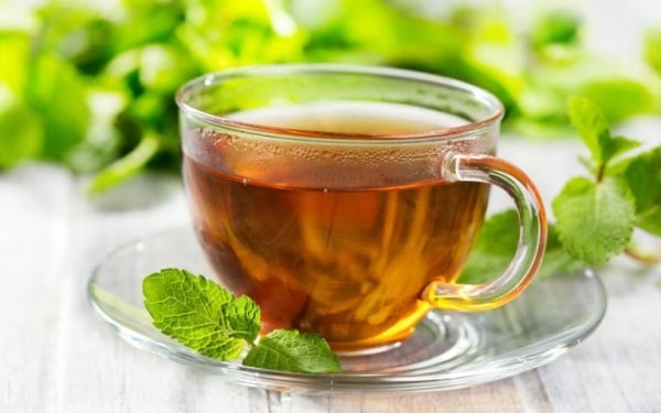 Ada çayı, öksürüğe iyi gelen bitki çayları içindedir.