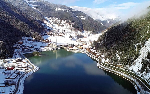 Uzungöl, Türkiye'nin en iyi 10 kış tatili rotası içindedir.