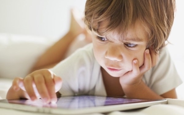 Çocuklarda teknoloji bağımlılığını önleme yolları Ofix Blog'da...