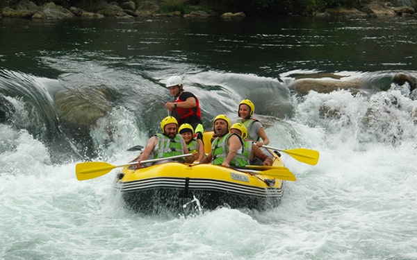 Türkiye'de rafting yapılacak en iyi 10 nehir hakkında faydalı bilgiler Ofix Blog'da...