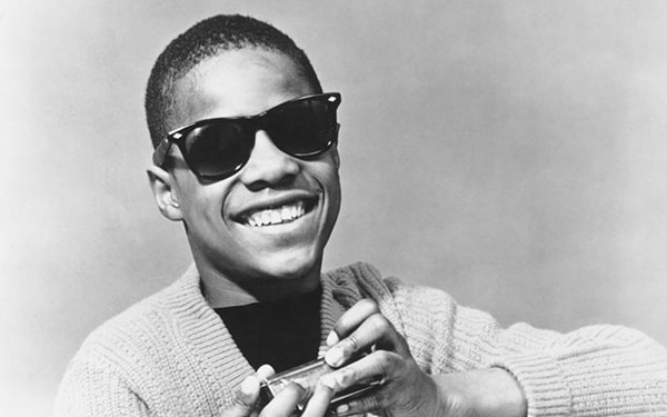 En güzel 10 Stevie Wonder şarkısı için öneriler Ofix Blog'da...