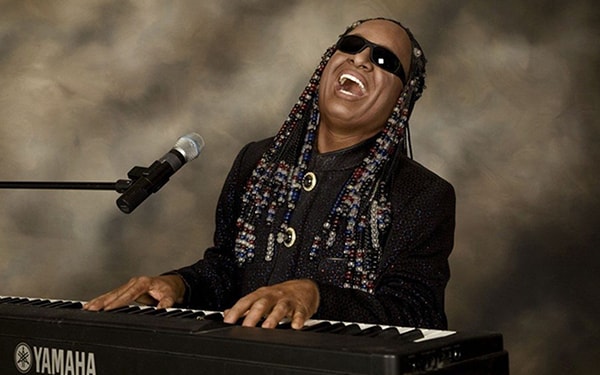 En güzel 10 Stevie Wonder şarkısı için öneriler Ofix Blog'da...