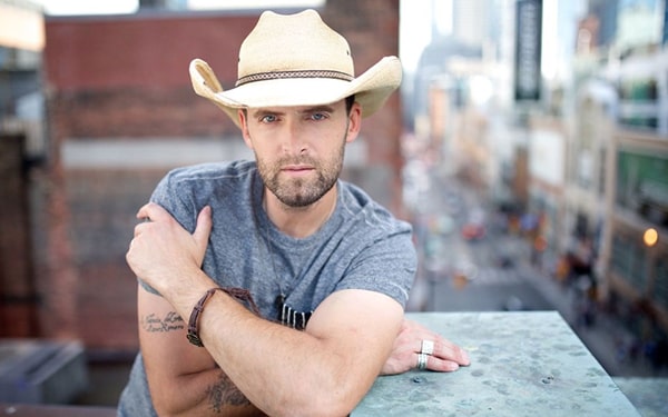 Dean Brody ve 2020'nin en güzel country şarkıları hakkında merak ettiğiniz konular Ofix Blog'da...