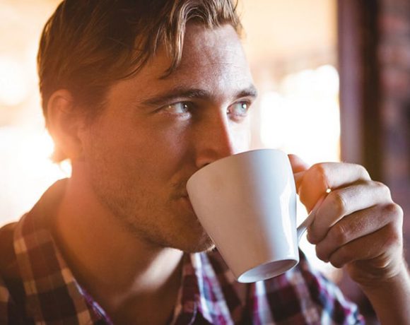 Aç karnına kahve içmenin zararları hakkında merak ettiklerinizi Ofix Blog'da bulabilir, kahve tüketim şeklinizi gözden geçirebilirsiniz.