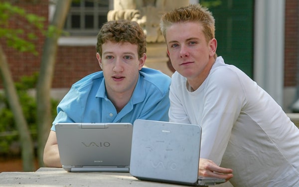 Mark Zuckerberg ve Facebook'un başarı hikayesi Ofix Blog'da...