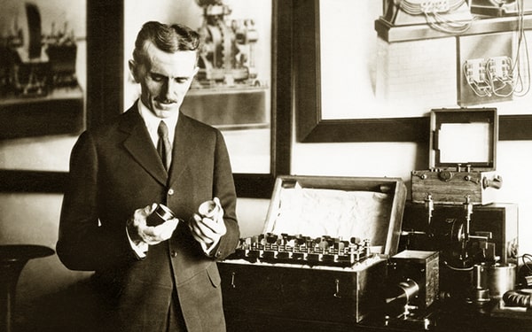 Nikola Tesla'nın başarı hikayesi Ofix Blog'da...