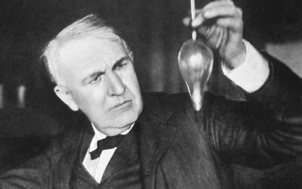 Thomas Edison ve ampulün icadı hakkında merak ettikleriniz Ofix Blog'da...