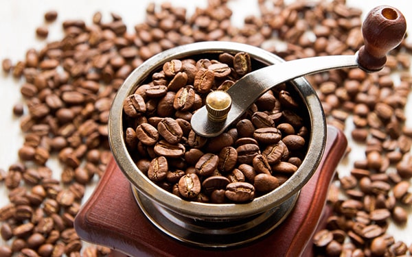 Kahve çekirdekleri öğütülerek mi saklanır? Kahve için ideal saklama koşulları Ofix Blog'da...