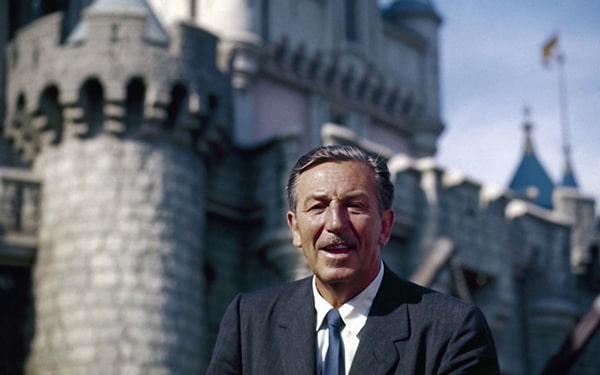 Walt Disney ve çizgi filmlerinin başarı hikayesi Ofix Blog'da...