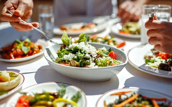 Akdeniz tipi beslenme modeli ve Akdeniz diyeti hakkında merak ettiğiniz soruların cevapları Ofix Blog'da...