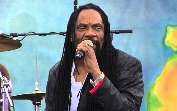 Glen Washington ve 90'ların en güzel 10 reggae şarkısı Ofix Blog'da...