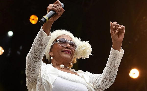 Marcia Griffiths ve 90'ların en güzel 10 reggae şarkısı Ofix Blog'da...